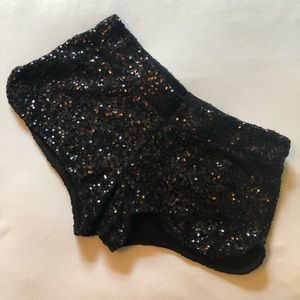 Sparkling black shorts